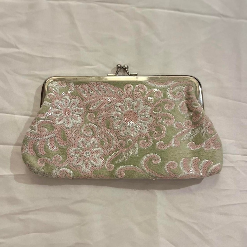 Vintage Ivory floral sequin clutch